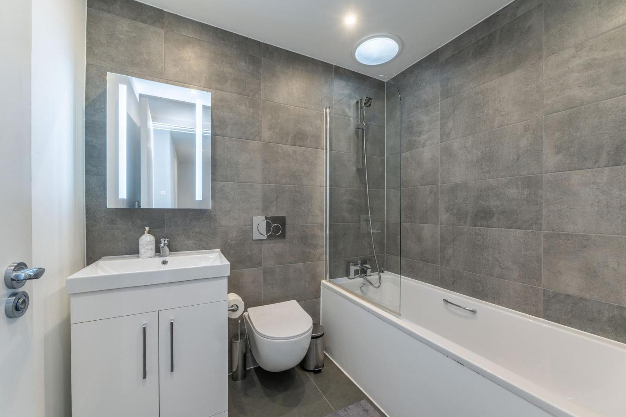 Modern London Home - 2 Bedrooms 2 Bath - Battersea, Vauxhall & Nine Elms Station Exteriér fotografie